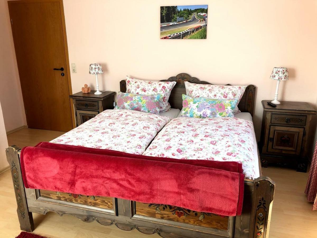 Hotel Garni Zum Adenauer Forst Wimbach Dış mekan fotoğraf
